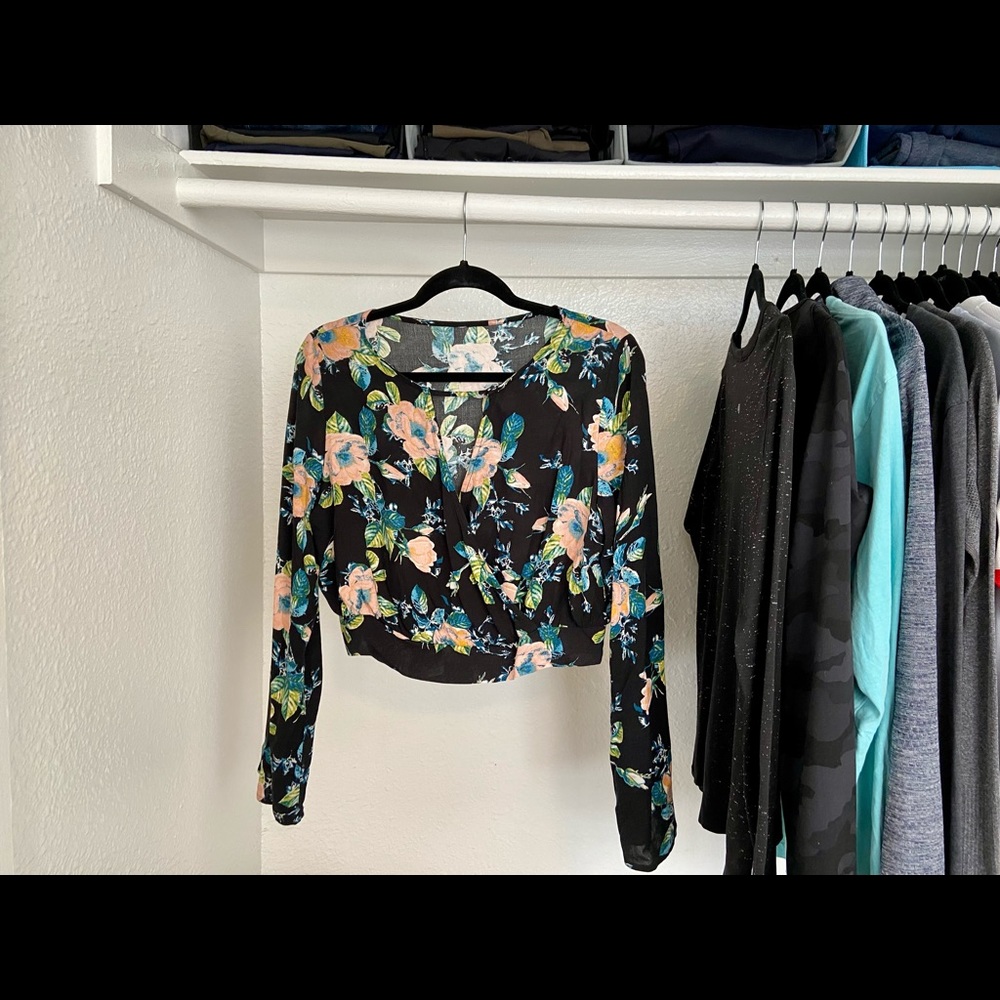 Cropped Floral Long Sleeve Blouse